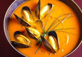 Sopa picante de mejillones.