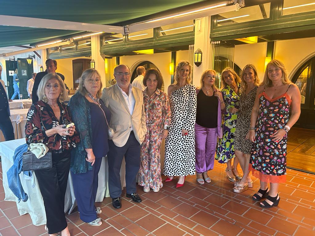 Amelia López, Lola González, Gabriel Sopelana, Antonieta De Andrés, Ana Agüero, María José García, Rita De la Plaza, María Pardo De Santallana.