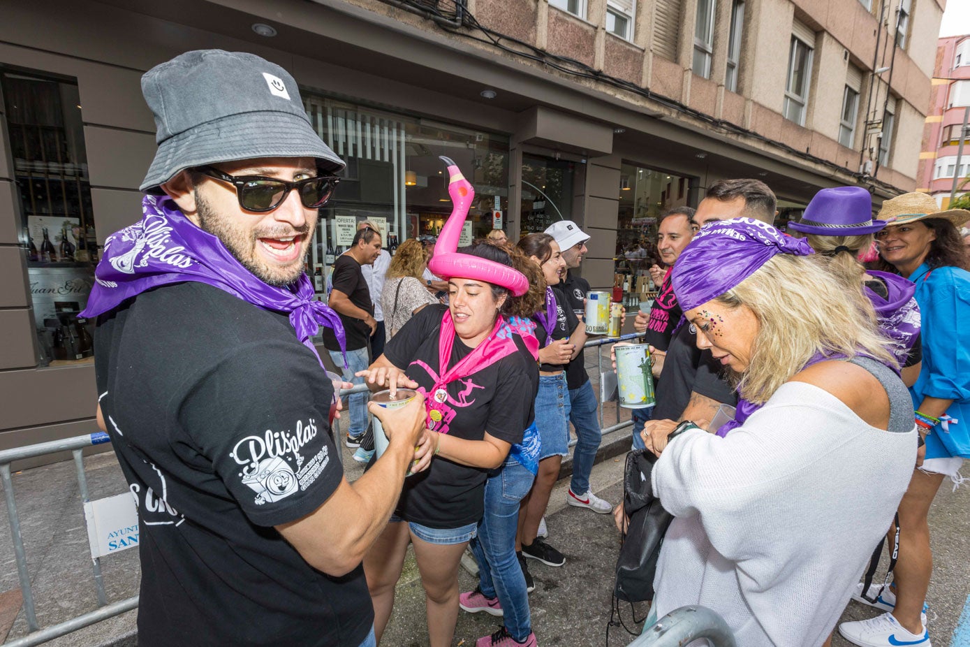 Las diferentes peñas se unen por una buena causa, la solidaria.