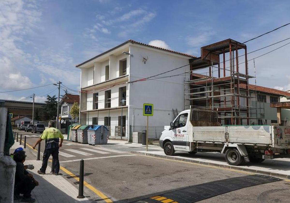 Torrelavega reanuda la reforma del centro cívico de Sierrapando después de ocho meses de espera