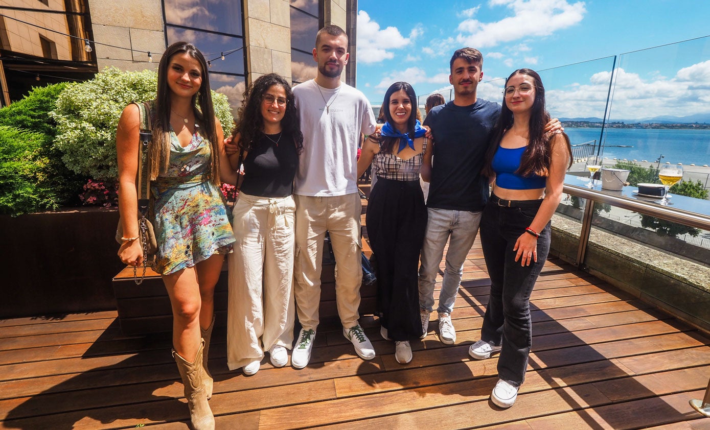 Pepa Pizcueta, Natalia Santamaría, Pablo Teixeira, María Angélica Iguarán, Carlos Fuertes y Alexia Garrido.