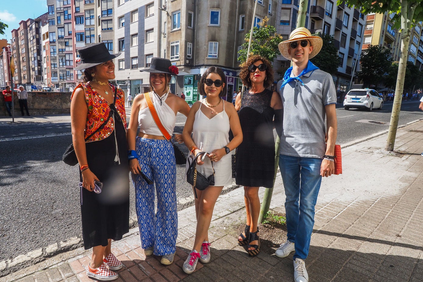 Ana Altozano, Paula Altozano, María López, Marian García y David Oruña.