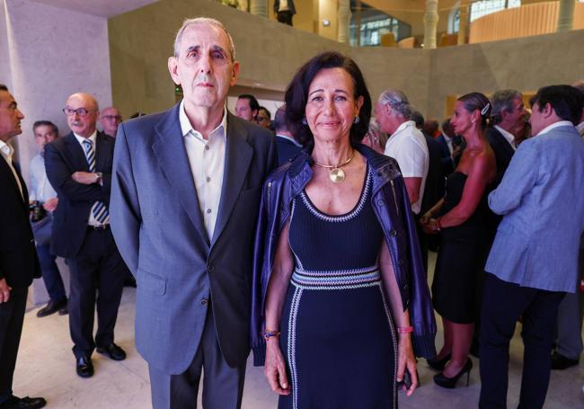 El arquitecto Antonio Ortiz y Ana Botín.