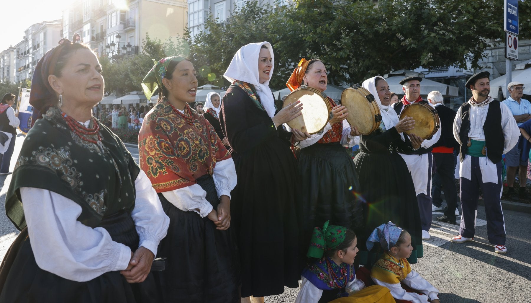 El folclore fue protagonista el viernes con el pasacalles y hoy volverá a serlo en el cierre de las fiestas.