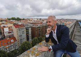 Sergio Silva, consejero de Educación, FP y Universidades, en la azotea de la sede de la Consejería.