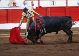 Toreo caro de Juan Ortega. La calidad de Juan Ortega salió a relucir ante un toro colaborador de El Puerto de San Lorenzo. La mejor faena de la feria.