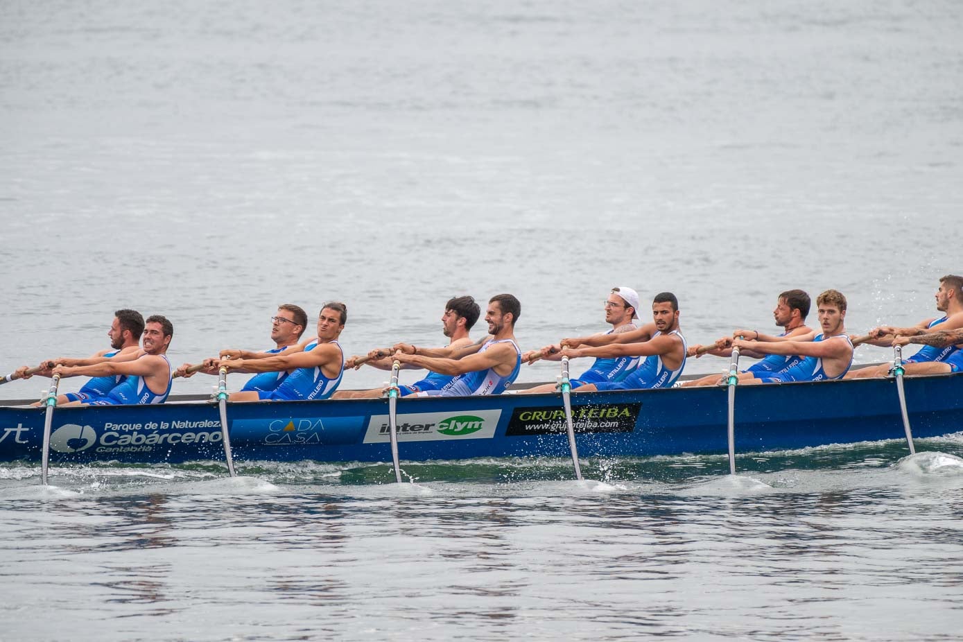 Los remeros de Astillero lograron la tercera plaza en la regata.