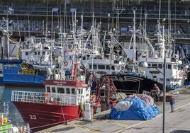 Imagen del puerto de Santoña este jueves, donde la flota lleva amarrada casi toda la semana.