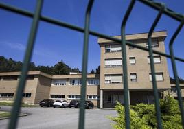 El edificio del antiguo psiquiátrico de Parayas, a la espera de que se decida su nuevo uso.