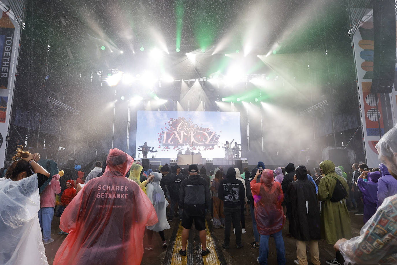 Queralt Lahoz consiguió poner a bailar al público con sus letras reivindicativas y con raíz.