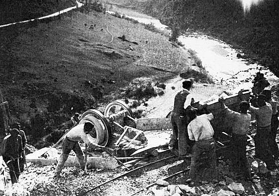 Mano de obra. Numerosos trabajadores, muchos de ellos represaliados del franquismo, participaron en la construcción.