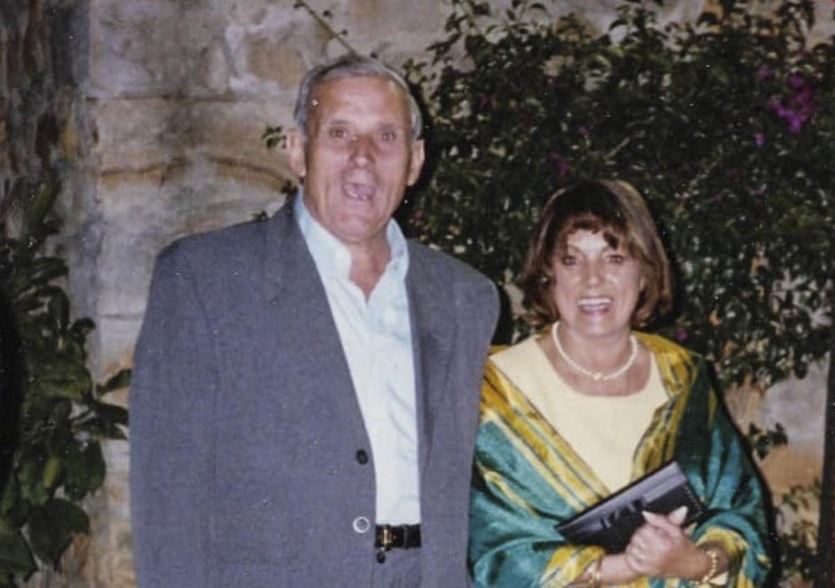 Roberto Mallavia junto a su esposa.