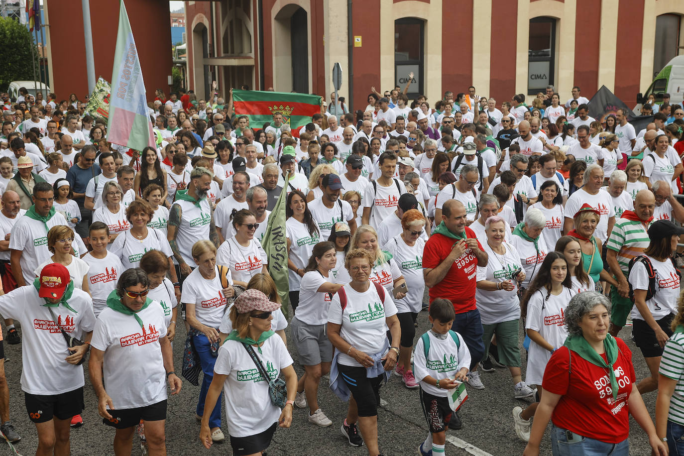 Para optar a los premios, los participantes deben sellar sus papeletas en tres puntos del recorrido