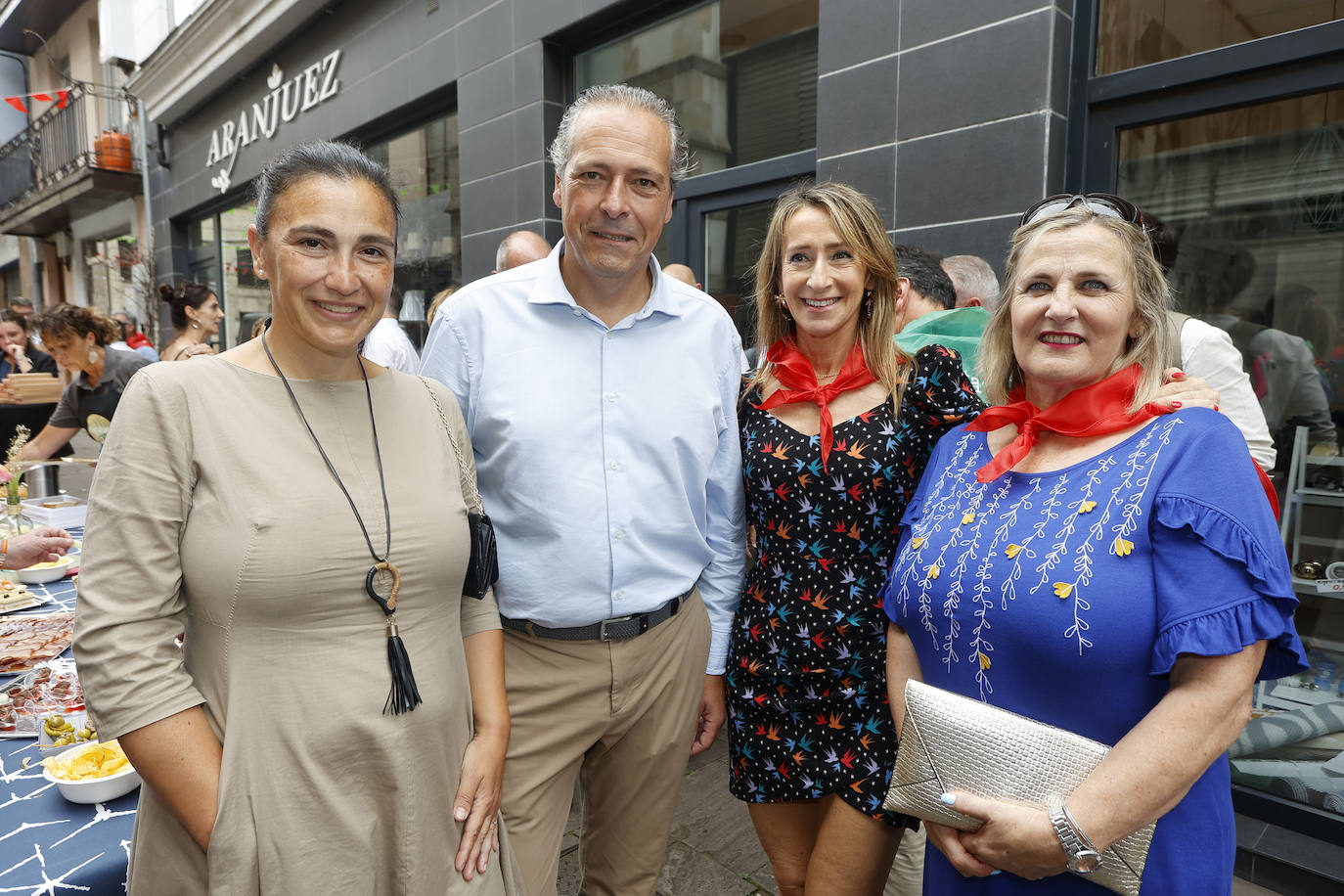 Elena Castillo, Miguel Remon, María Teresa Cacho y Rosa Fernández.