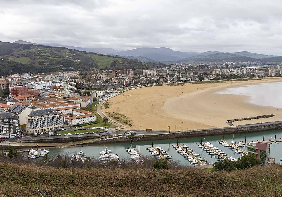 Vista general del entorno de la playa de La Salvé.