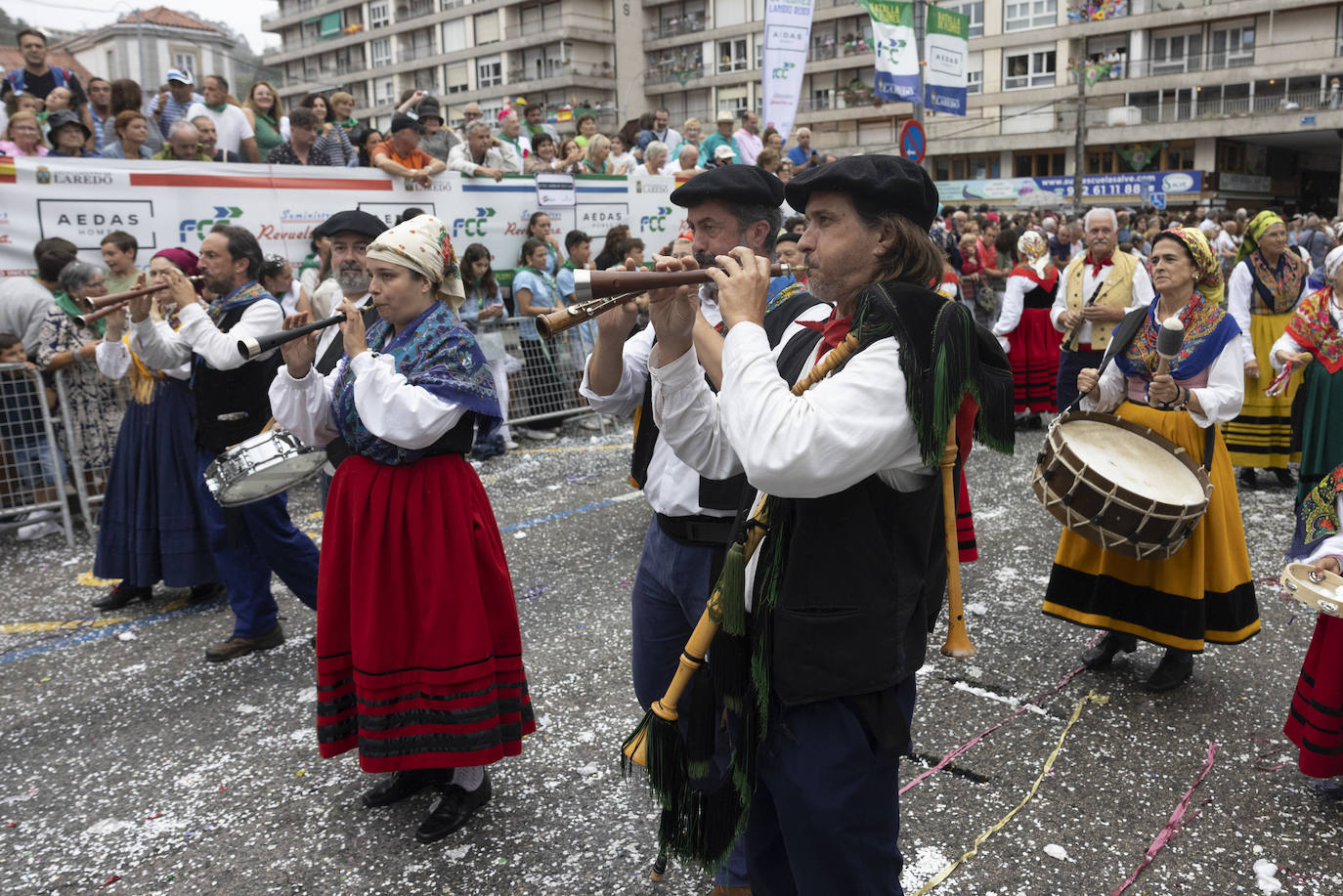 La Asociación Cultural Los Ventolines animó con música el desfile