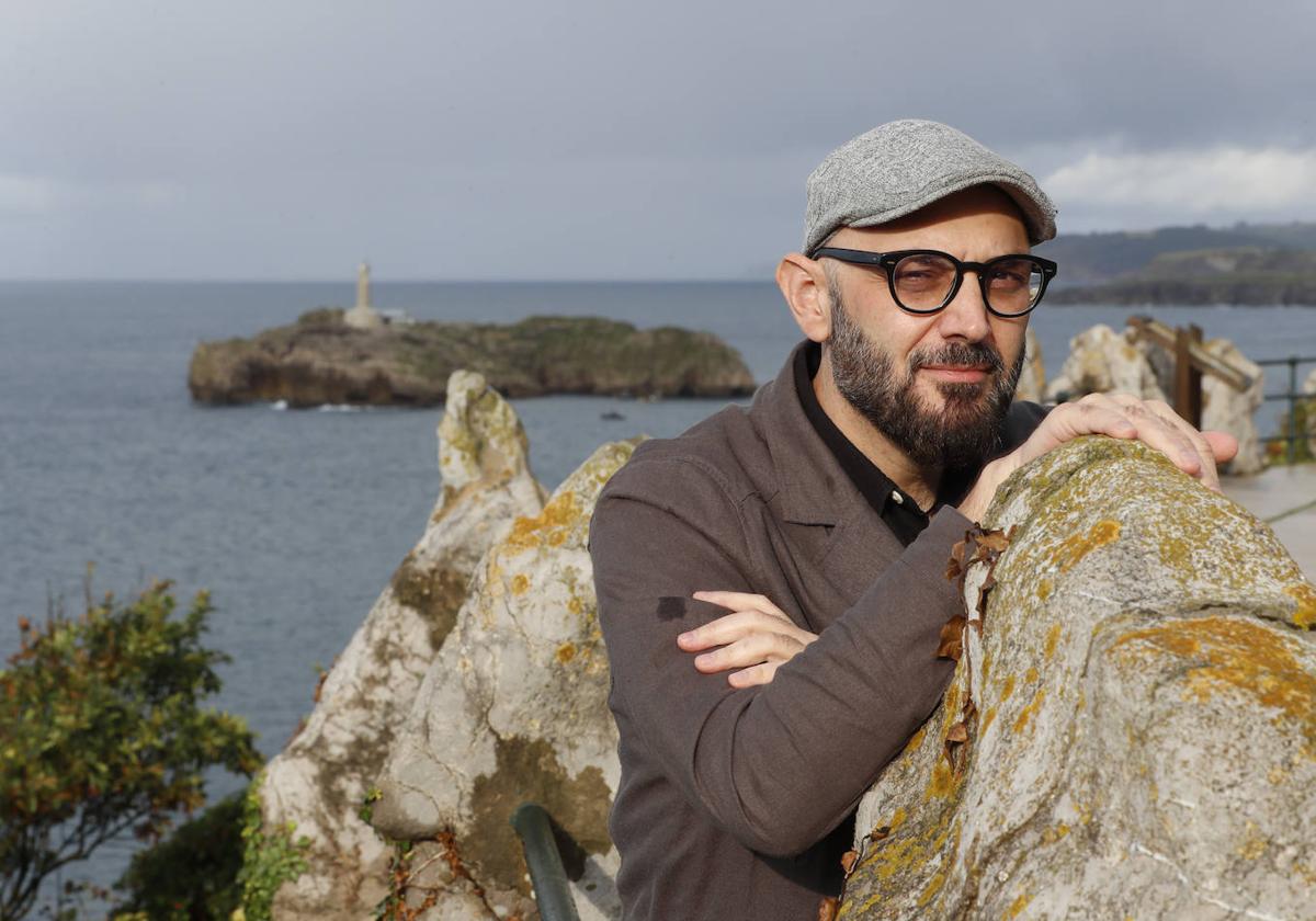 Miguel Ángel Hernández visitó Santander por primera vez, dentro de la programación de los Martes Literarios.