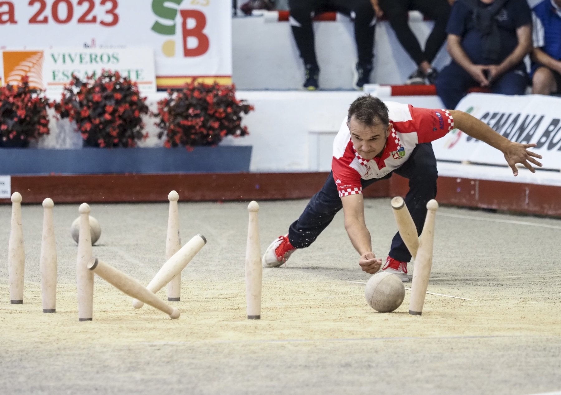 Óscar González se colocó ayer colíder del Nacional empatado con Fran Rucandio pese a contar con una bola queda.