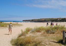 Acceso a la playa de Cuberris.