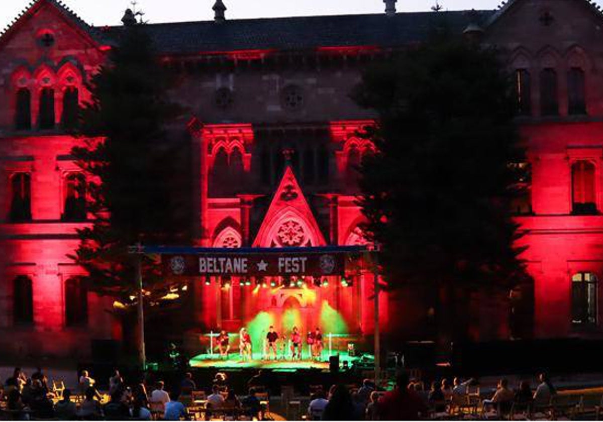 Actuación en el Beltane Fest en el Palacio de Sobrellano el año pasado.