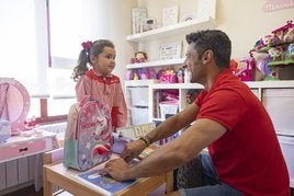 Gonzalo López, con su hija Miranda.