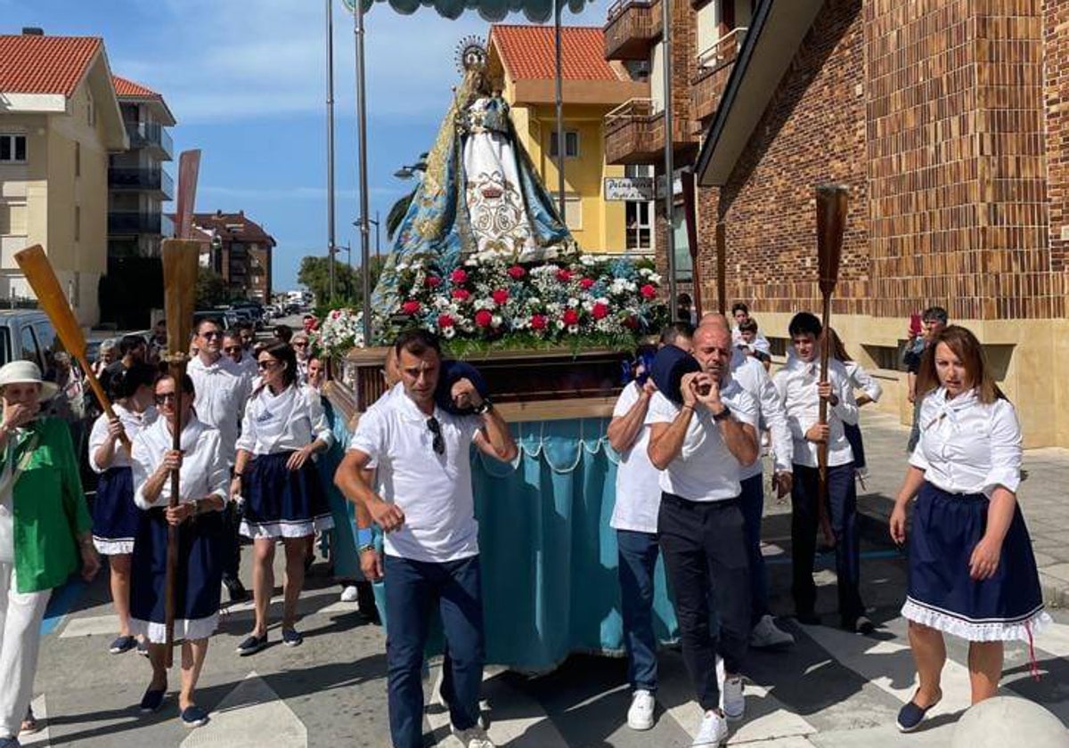 Procesión de la Virgen de Latas el pasado domingo.