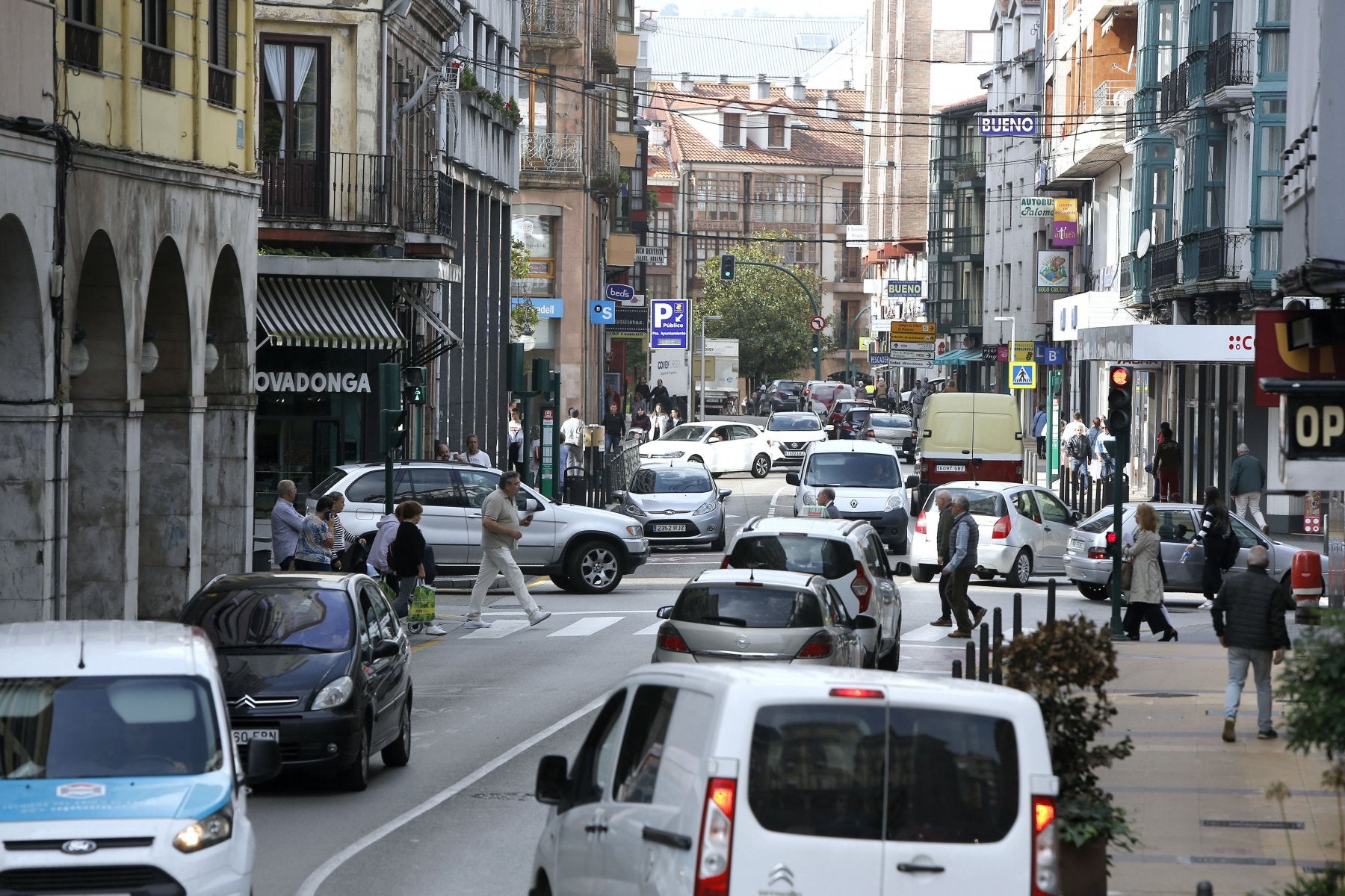 Arriba, calle José María Pereda, y abajo, plano de la zona afectada.