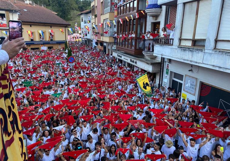 El pregón de Tino Cueto y el chupinazo marcan el inicio de las fiestas patronales de Ampuero