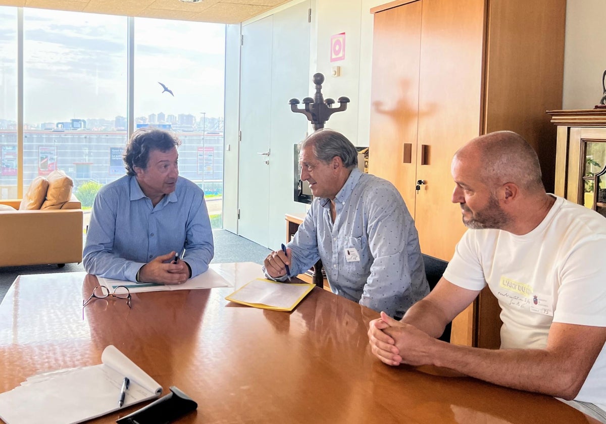 Jesús Cuevas y Luis Sánchez, con el consejero Pablo Palencia