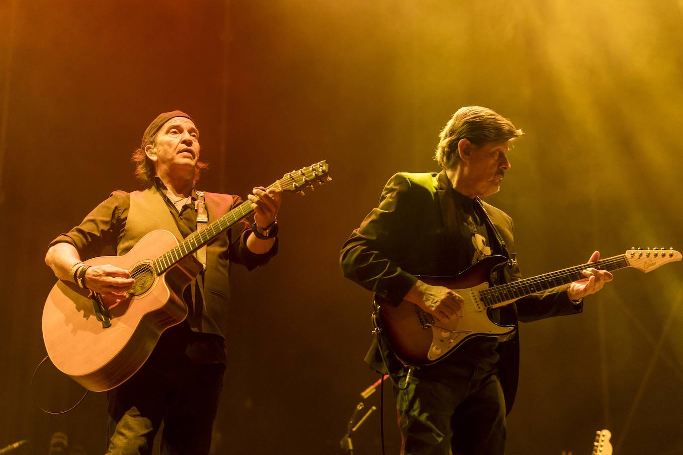 Las canciones de Los Secretos sonaron en La Plaza acompañadas de la Banda Municipal