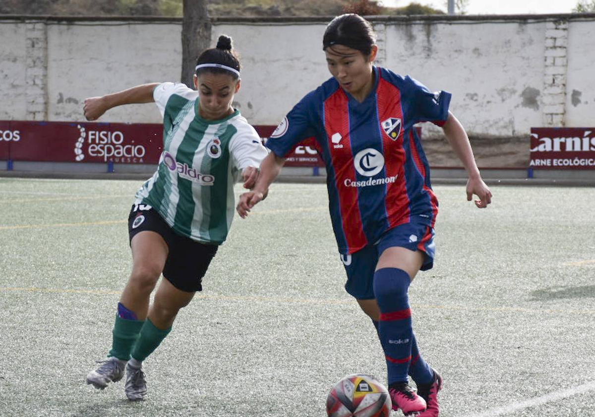 Ana y Yuki, durante un lance del encuentro.