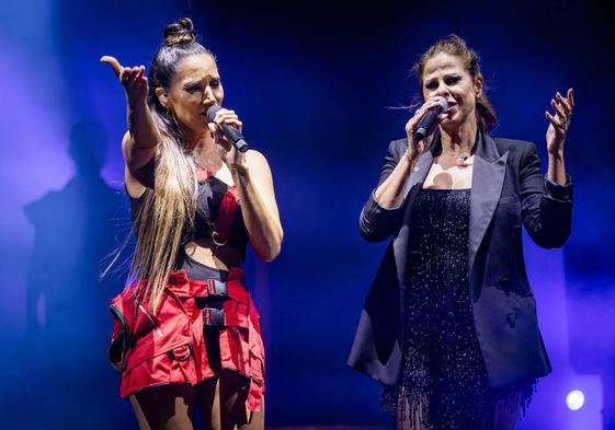 India Martínez y Pastora Soler compartiendo escenario en La Plaza de Santander.