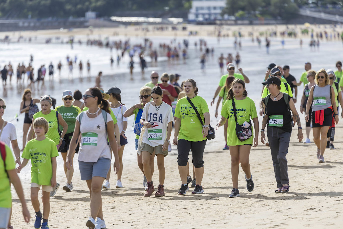 Familias y grupos de amigos tomaron la salida en la Marcha.