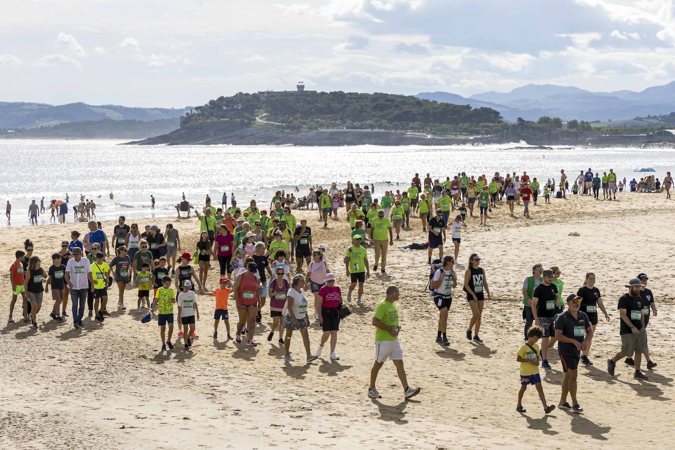 La Marcha recorrió las playas del Camello, El Sardinero, Molinucos y Mataleñas.