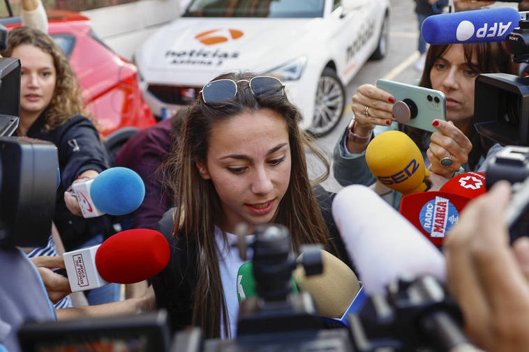 Athenea del Castillo habla a su llegada a Barajas.