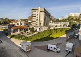 El nuevo proyecto de obra de la unidad de protonterapia de Valdecilla mantiene la ubicación del búnker entre la Torre D y Enfermería.