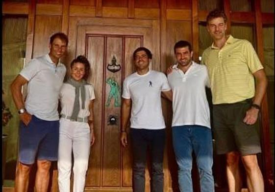 Pau Gasol y Rafa Nadal, con la familia Ballesteros en Pedreña