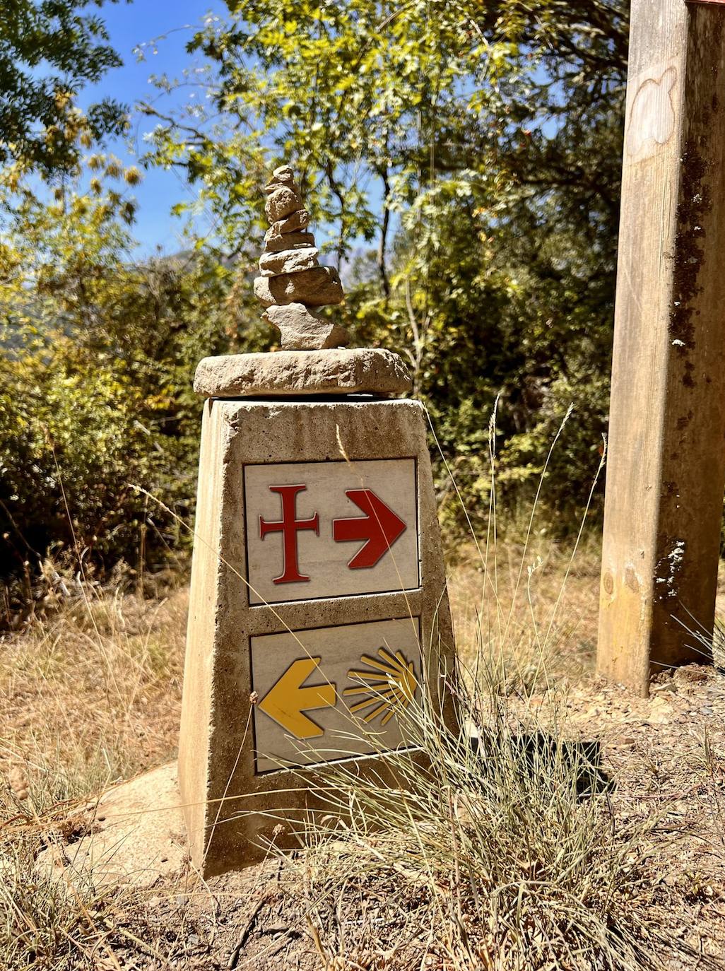 Imagen - Hito del Camino Lebaniego y Camino de Santiago.