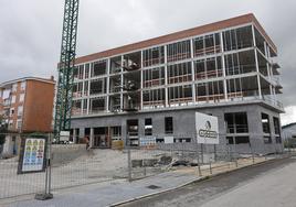 Obras de construcción del nuevo Hogar del Transeúnte de Torrelavega.