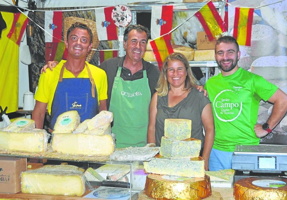 Luis Pérez(El Pendo), Álvaro Alonso (Quesoba), Ana Arroyo (Laboratorios Arroyo) y César Campo (Q. Javier Campo).