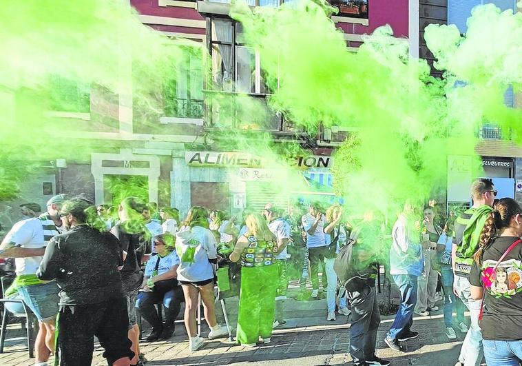 Imagen de la calle Tetuán en la previa del partido.