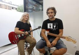 Inés Pardo y Mario de Inocencio están al frente de la sede de Musiquea en Torrelavega