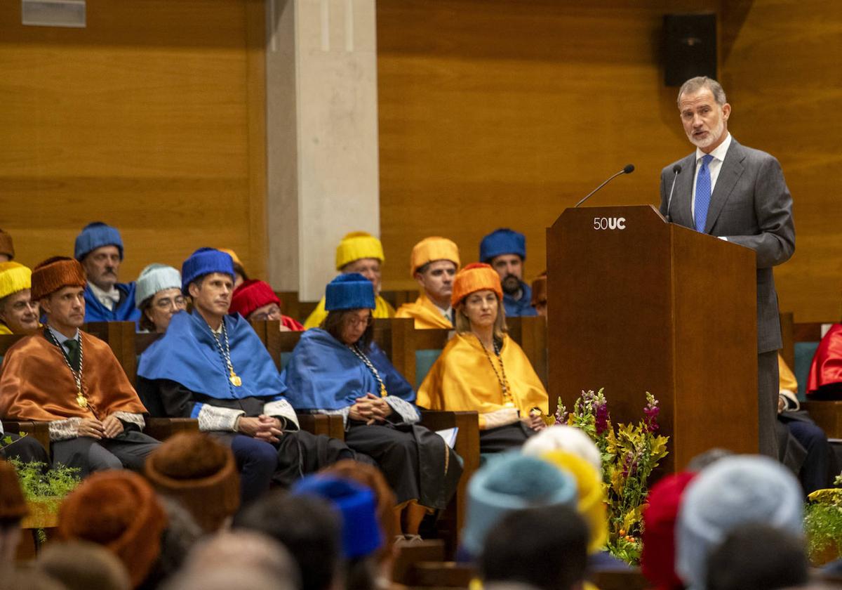 Felipe VI pide promover el «conocimiento, capacidad y compromiso» de las universidades españolas