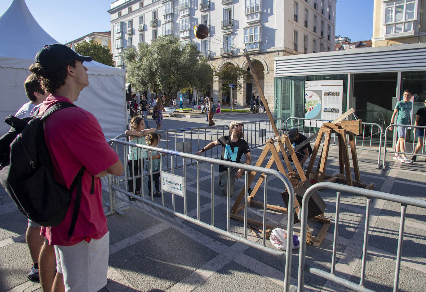 Este evento anual tiene por objetivo sacar a la calle la ciencia que se desarrolla en la región. 