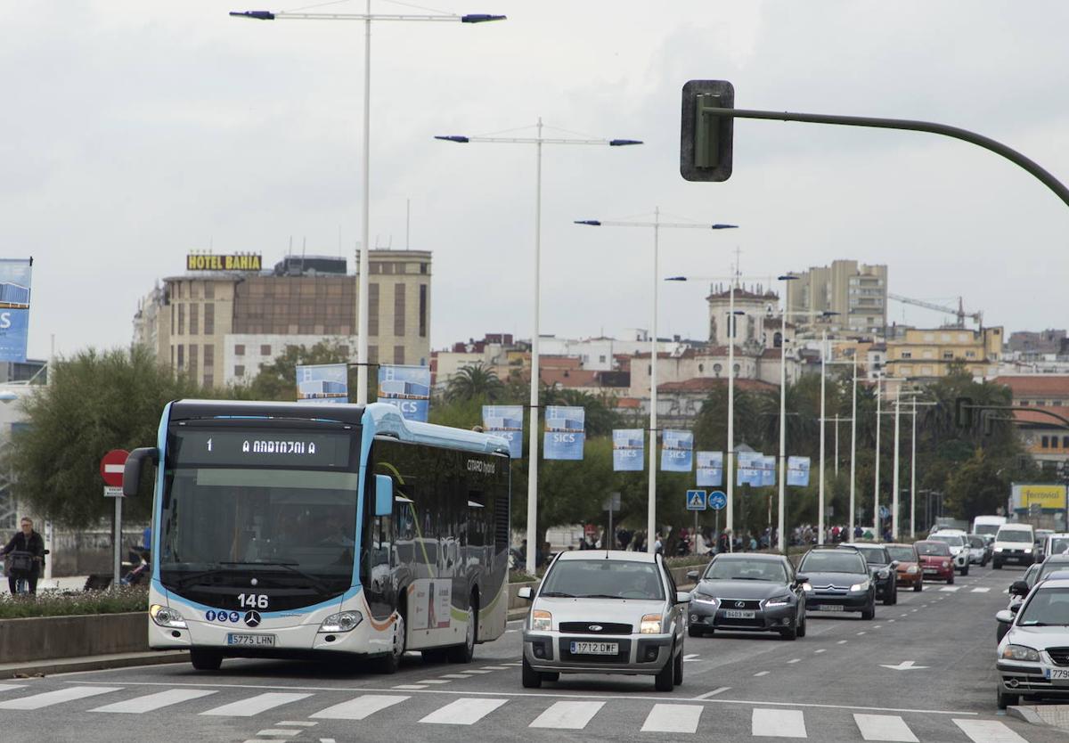 El TUS vuelve a los horarios de invierno y refuerza las líneas a la universidad e institutos