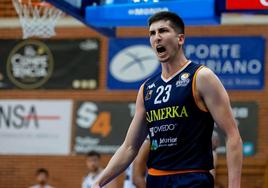 Marc Peñarroya, durante un partido con el Oviedo.