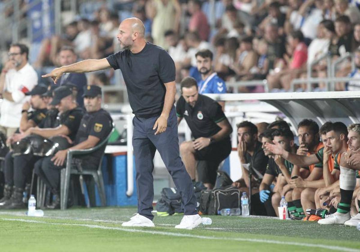 José Alberto durante el partido que enfrentó al Racing contra el Tenerife.