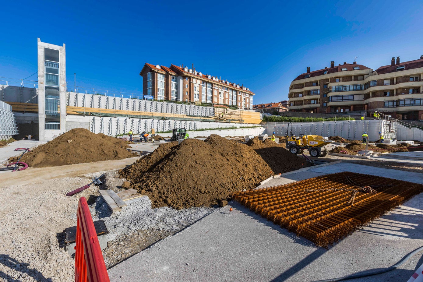 Las obras consisten en 3 fases de actuaciones y en este momento se está ejecutando la quinta fase, una unidad hospitalaria nueva.