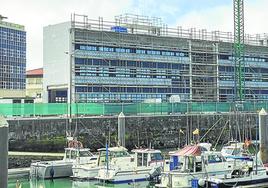 Estado de las obras de construcción del futuro centro educativo.