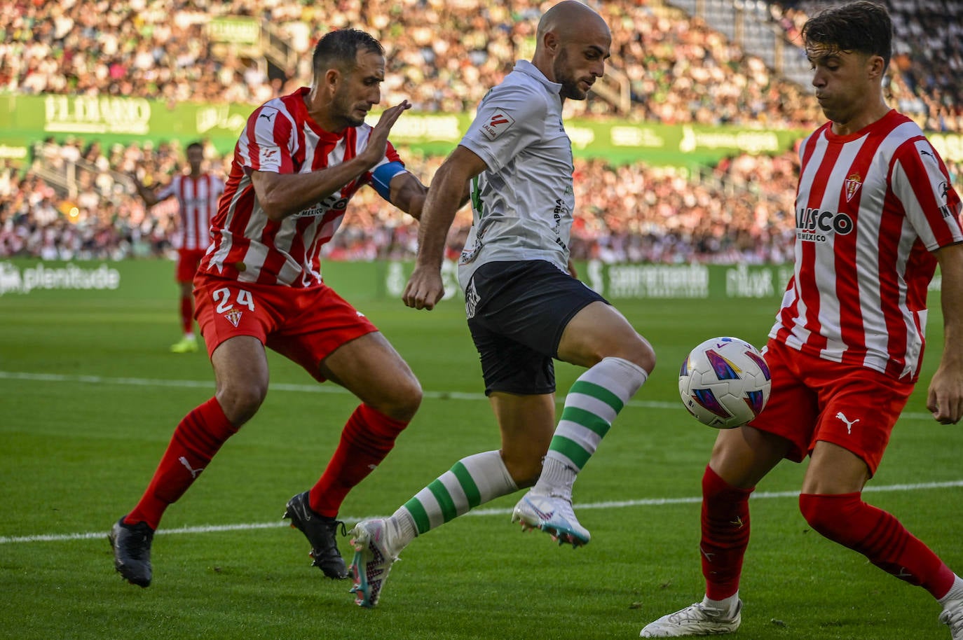 Ekain sustituyó al lesionado Arana.